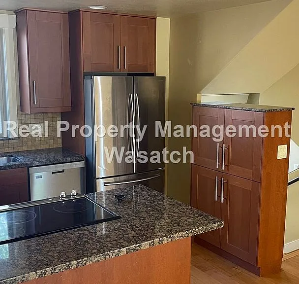 715 E Harrison Ave — Photo 3