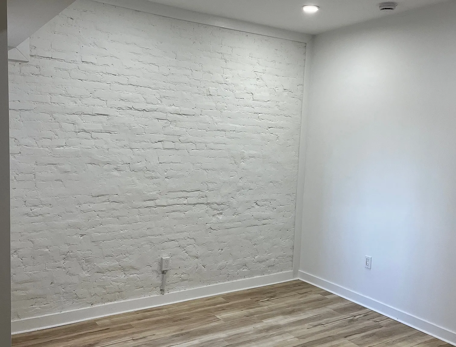 2 bed, 950 sqft, $1,550 — Photo 2