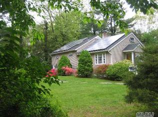 9 Nursery Rd, Melville, NY 11747