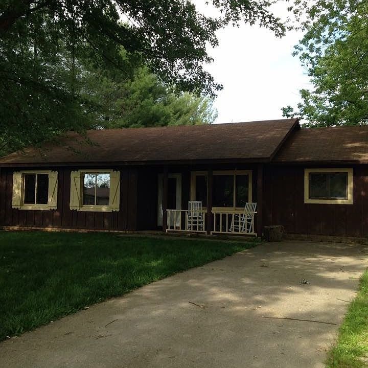 1st image of 3798 N Woodview Hills Ct