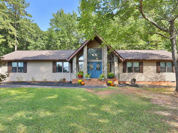 513 Avalon Dr, Fayetteville, GA 30214