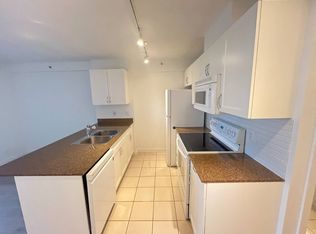 938 Smithe St #1511, Vancouver, BC V6Z3H8