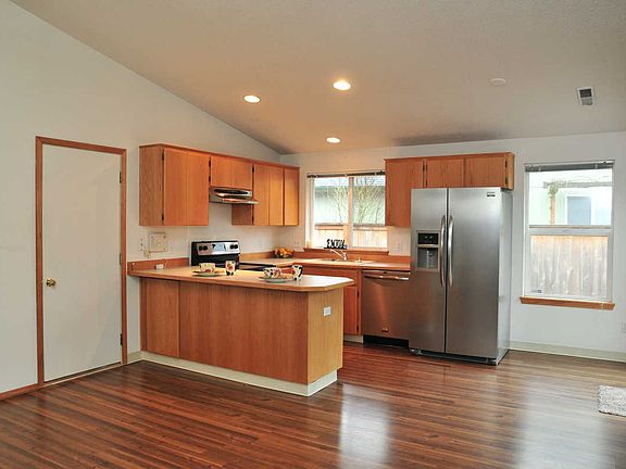 2nd image of 9603 NE 84th Way