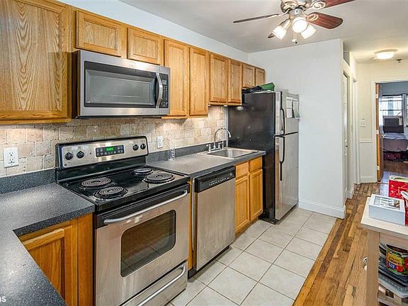 4th image of 342 4th St APT 3