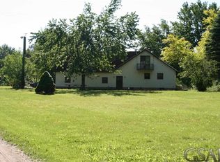 7827 S Ruess Rd, Owosso, MI 48867