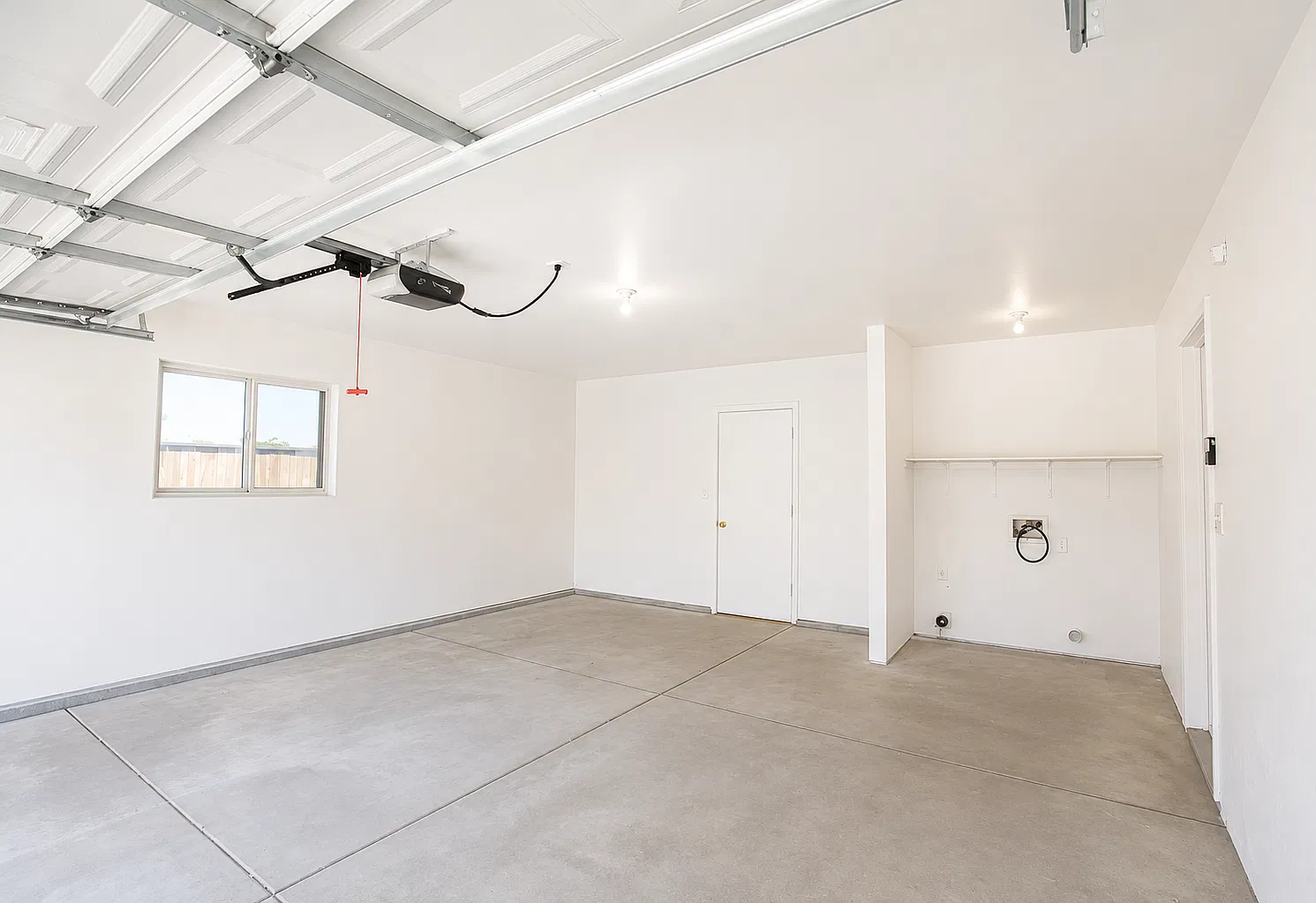 5 bed, 1476 sqft, $2,495 — Photo 4