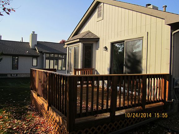 Large deck off 2nd BR