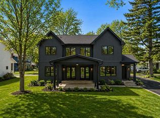 19 Cedar Point DRIVE, Williams Bay, WI 53191