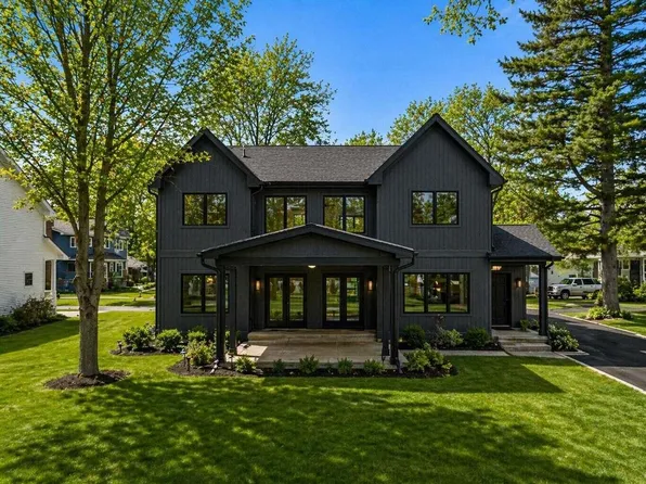 19 Cedar Point DRIVE, Williams Bay, WI 53191