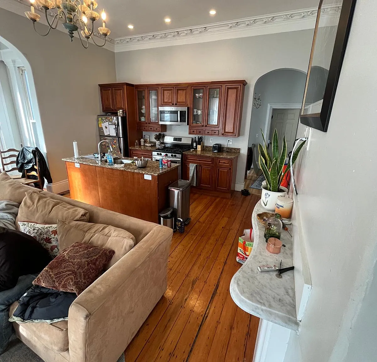 4 bed, 2.0 bath, $5,400 — Photo 2