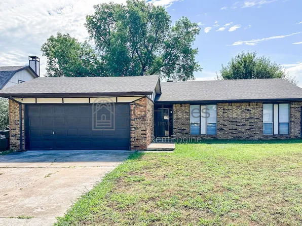 909 Cherrywood Ln, Yukon, OK 73099