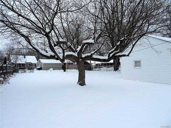3rd image of 41 Bellinger Dr