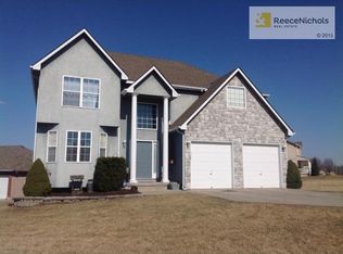 1302 Bobcat Cir, Oak Grove, MO 64075