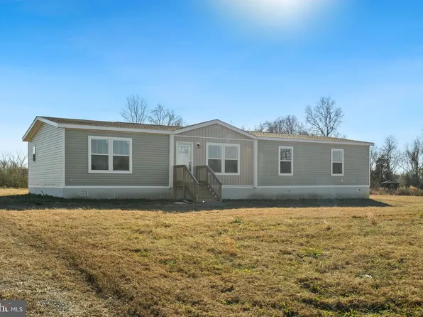 819 Bottom Rd, Saint Stephens Church, VA 23148