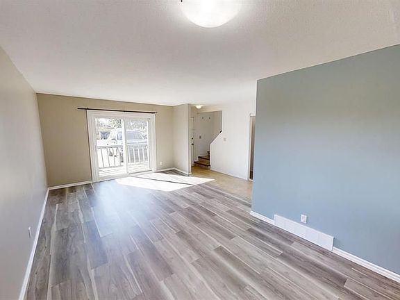 4th image of 9510 100th Ave #2