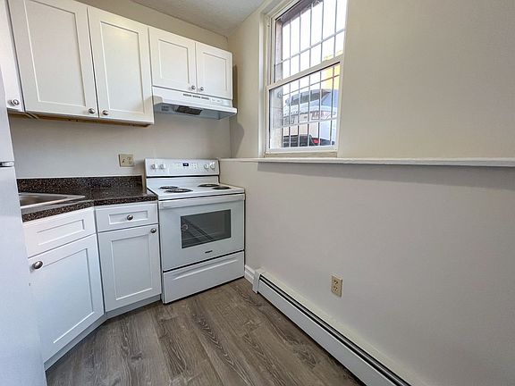 2nd image of 322 Hudson St APT Bb3