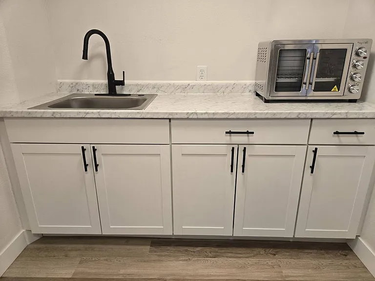803 N Grand Ave #B — Photo 4