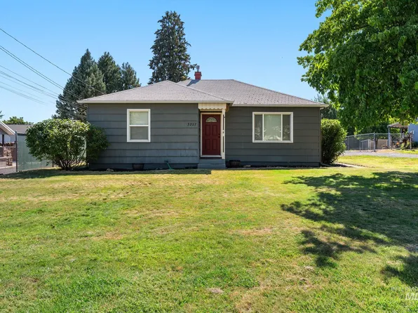 3227 7th St, Lewiston, ID 83501