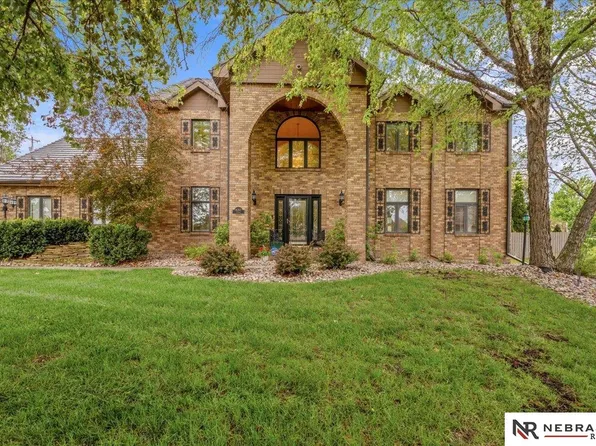 16767 J Cir, Omaha, NE 68135