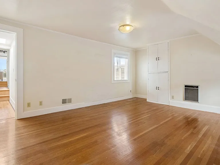 1264 Sacramento St — Photo 37