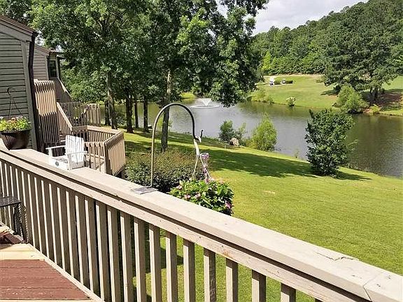 2nd image of 601 Woodlawn Dr APT 20