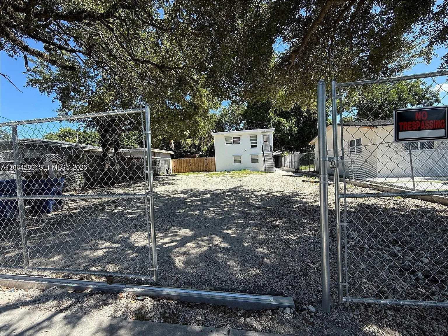Seminole Lawn — Photo 1