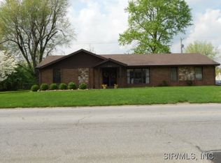 715 N Lincoln Ave, O'Fallon, IL 62269