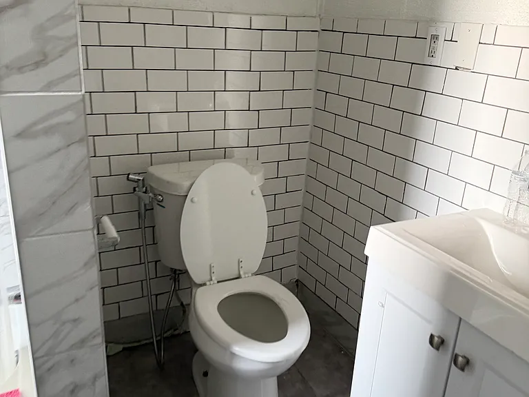 2689 Holmes St #F2 — Photo 8