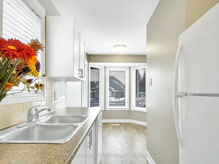 45 Waterbridge Dr — Photo 13
