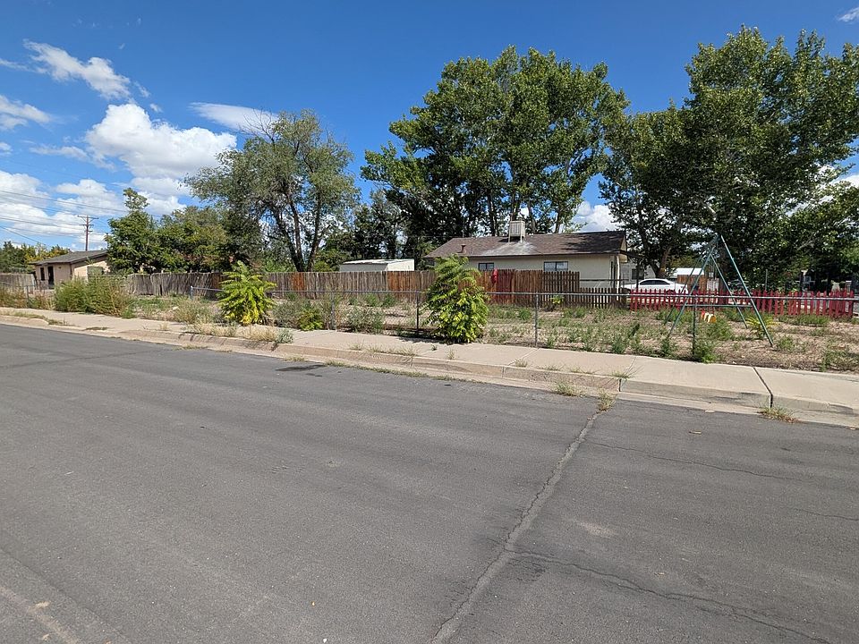 2nd image of 821 Santa Fe Ave SW
