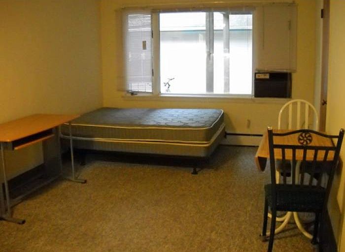 2nd image of 705 W Main St APT 6