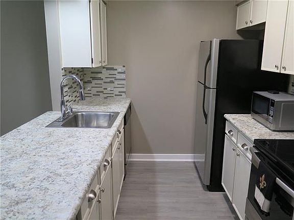 4th image of 3030 Edenborn Ave