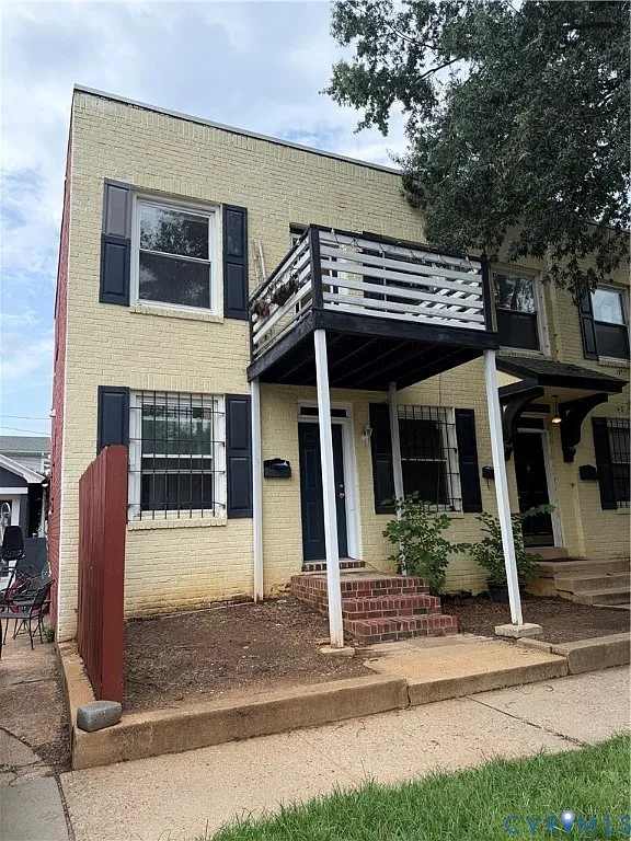 2 bed, 1.0 bath, 815 sqft, $1,595 — Photo 1