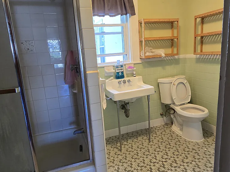 40 Maple St — Photo 9