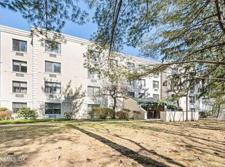 1535 E Putnam Ave APT 304, Old Greenwich, CT 06870