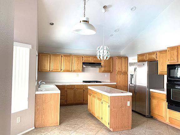 3rd image of 6464 La Palma Pkwy #1