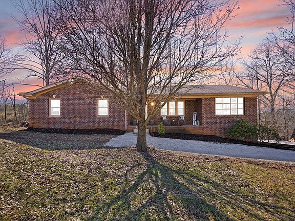 2nd image of 539 Hacker Rd