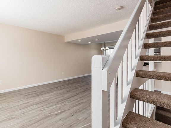 5th image of 4885 Singleton Dr #3C