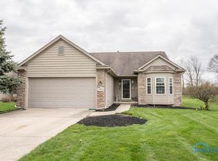 7107 Offshore Dr, Maumee, OH 43537