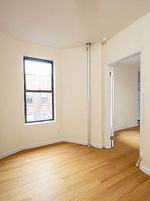 3rd image of 209 W 13th St APT 32