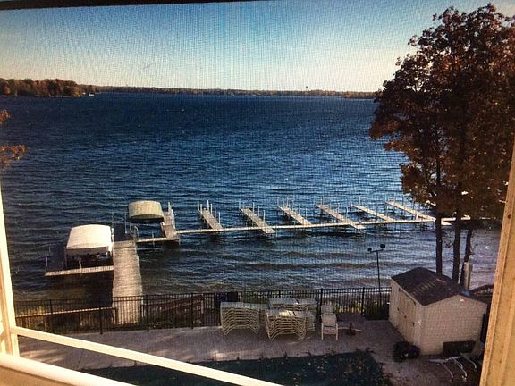 Heated Outdoor Pool/Boat Slips Available