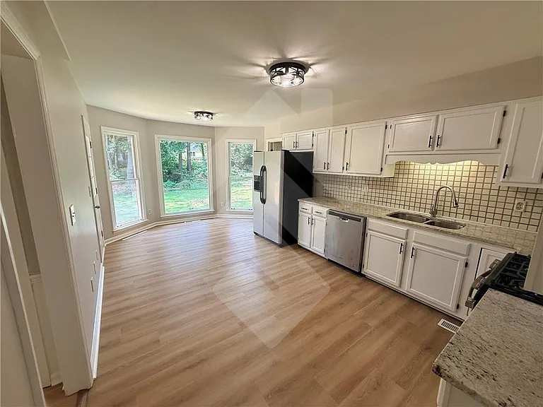2890 Brookcliff Ln — Photo 7