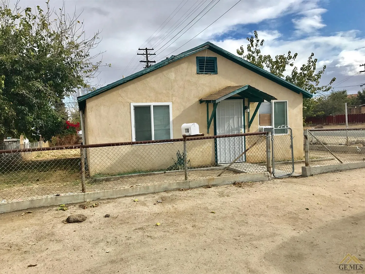 330 Naylor Ave photo 1