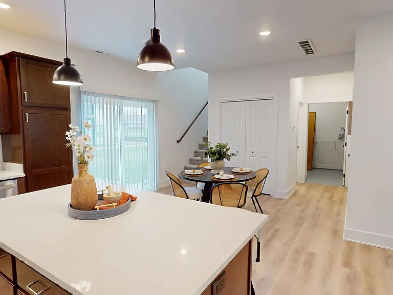 1118 Ida Pl — Photo 3