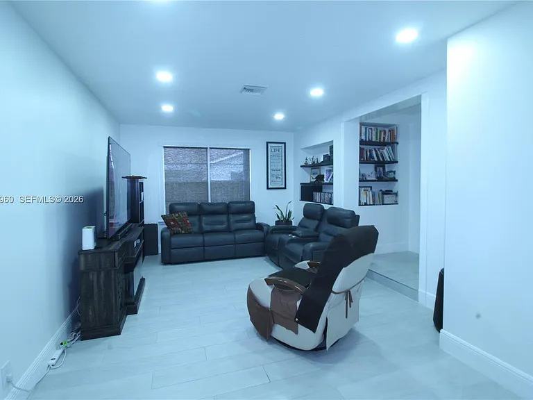 6486 Woodbury Rd — Photo 4