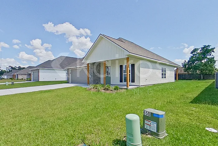 4 bed, 2.0 bath, 1814 sqft, $2,195 — Photo 3