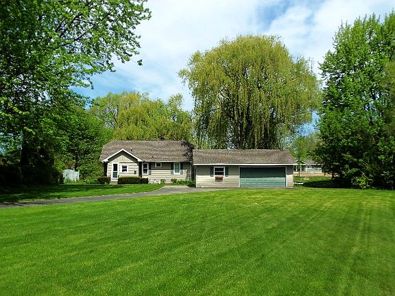 3rd image of 3543 Kawkawlin River Dr