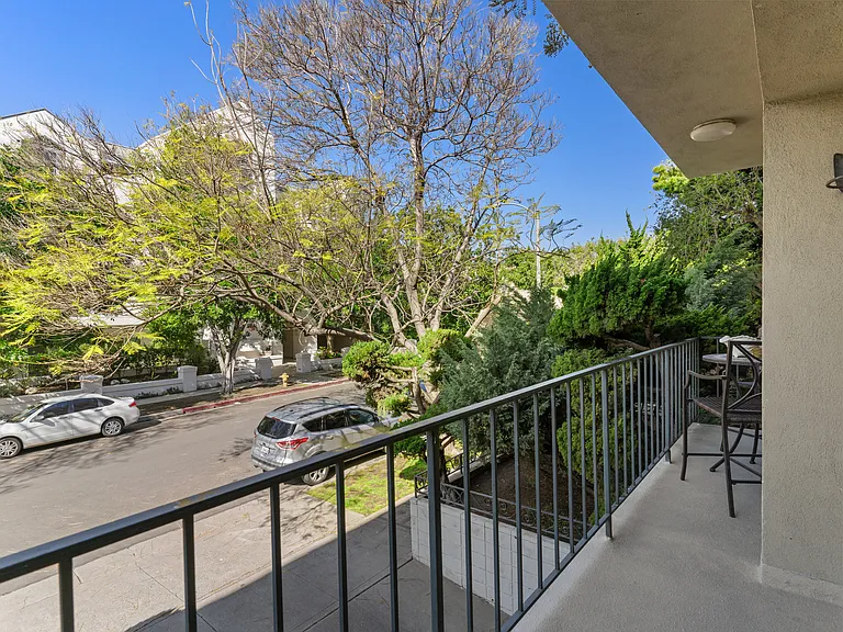 1410 S Bentley Ave #102 — Photo 9