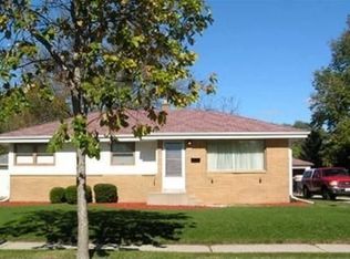 8058 W Lynmar Ter, Milwaukee, WI 53222