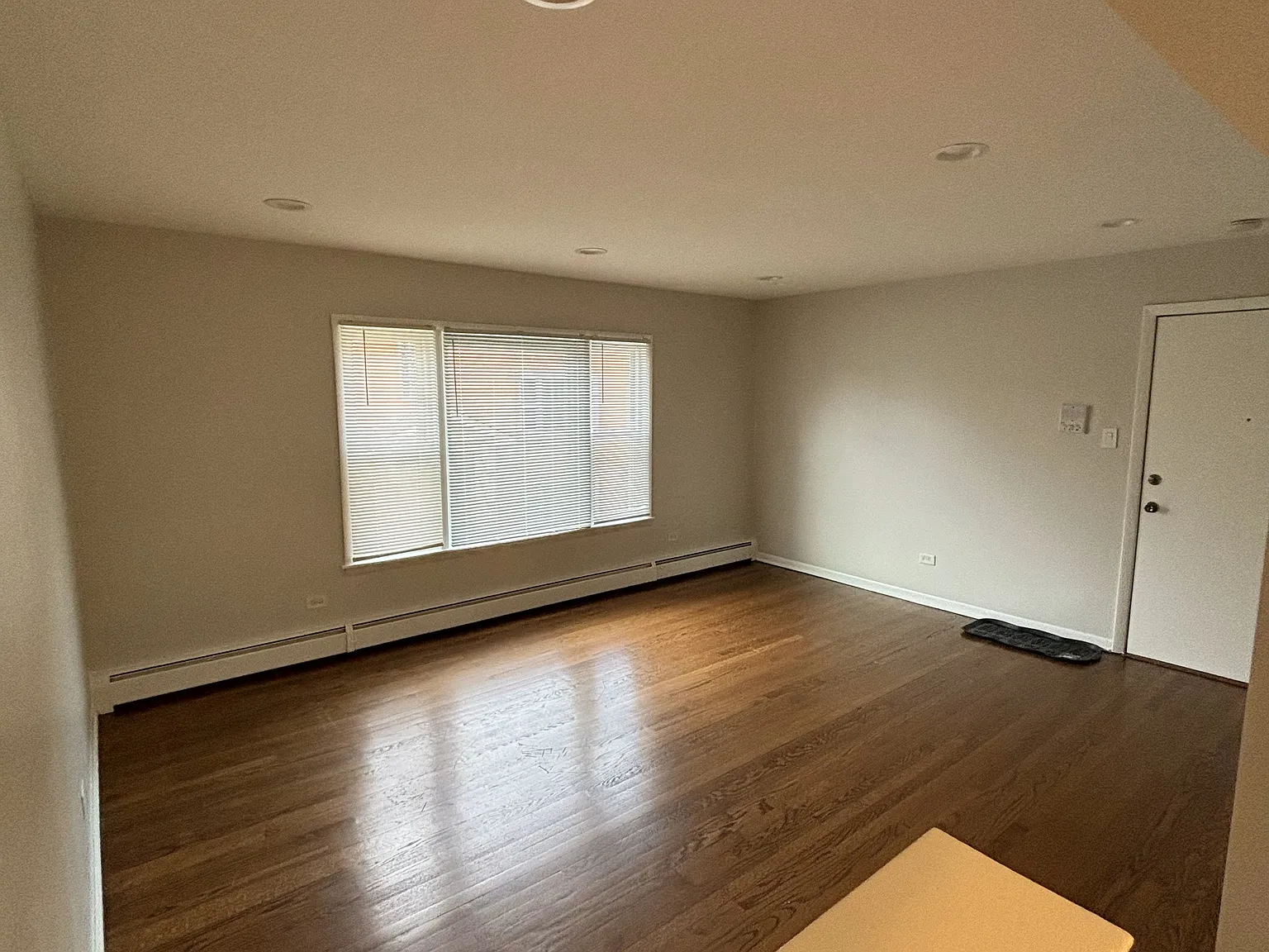 2 bed, 900 sqft, $1,500 — Photo 2